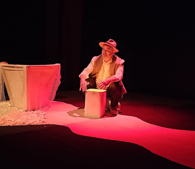 "Hayatı Hikâye Olan Adam Sait Faik" tiyatro oyunu, 19 Aralık'ta tekrar Hilltown Seyirlik Sahne'de!